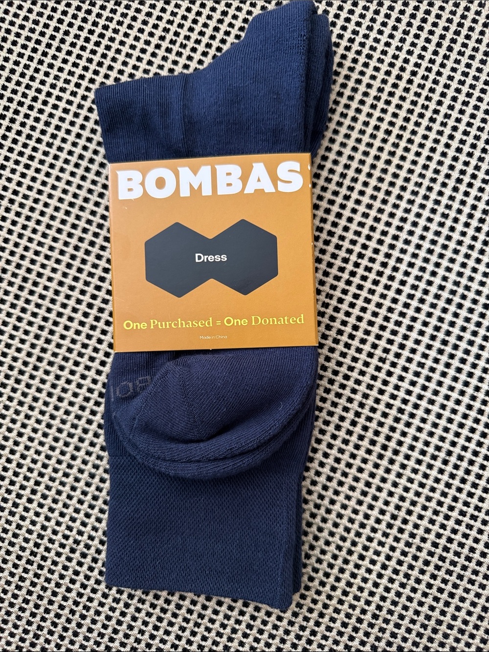 BOMBAS NWT MEDIUM LIGHTWEIGHT DRESS CALF SOCKS. SOLID NAVY BLUE